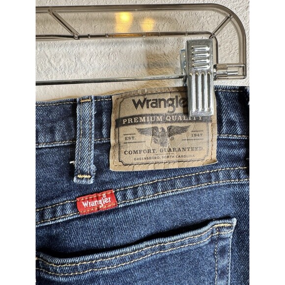 Wrangler Classic Fit Jeans Dark Blue Wash Men’s Size 34x32 Comfort Stretch - Picture 14 of 15